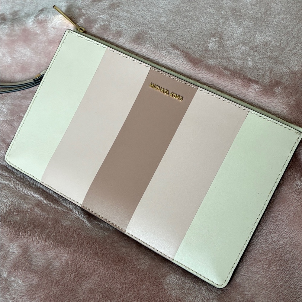 Michael Kors Wallet/Wristlet